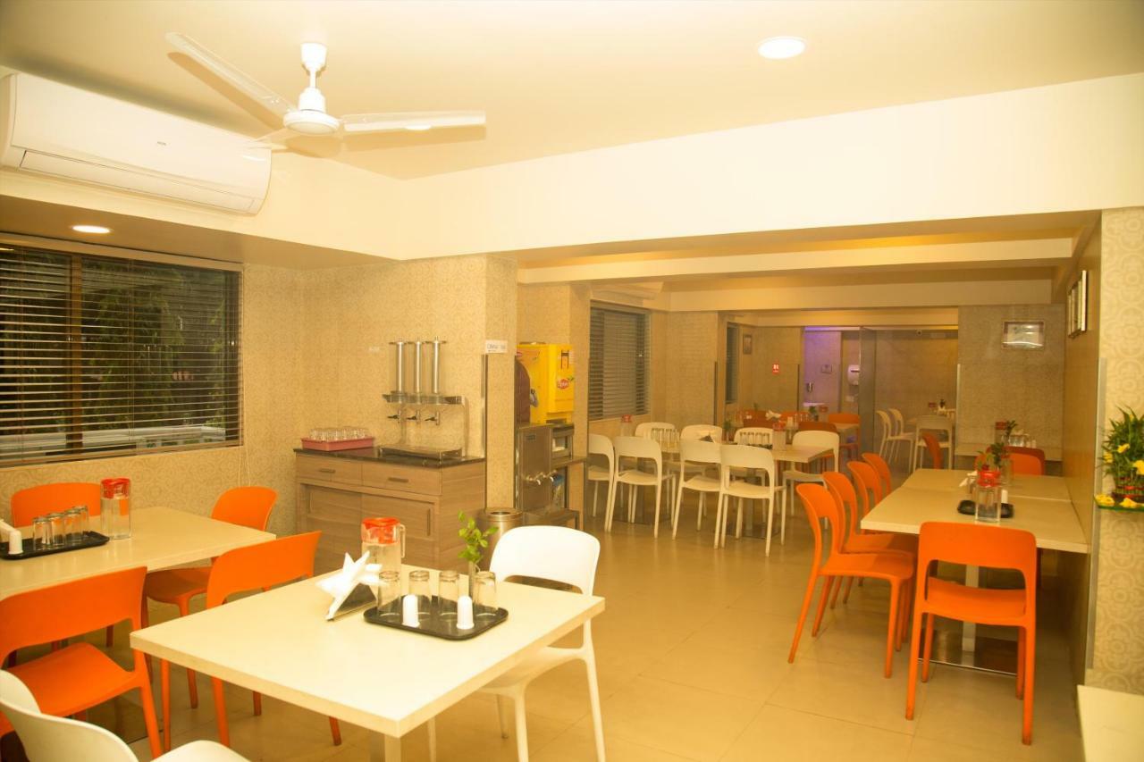 Ashok Deluxe Apartments Mumbai Exterior photo
